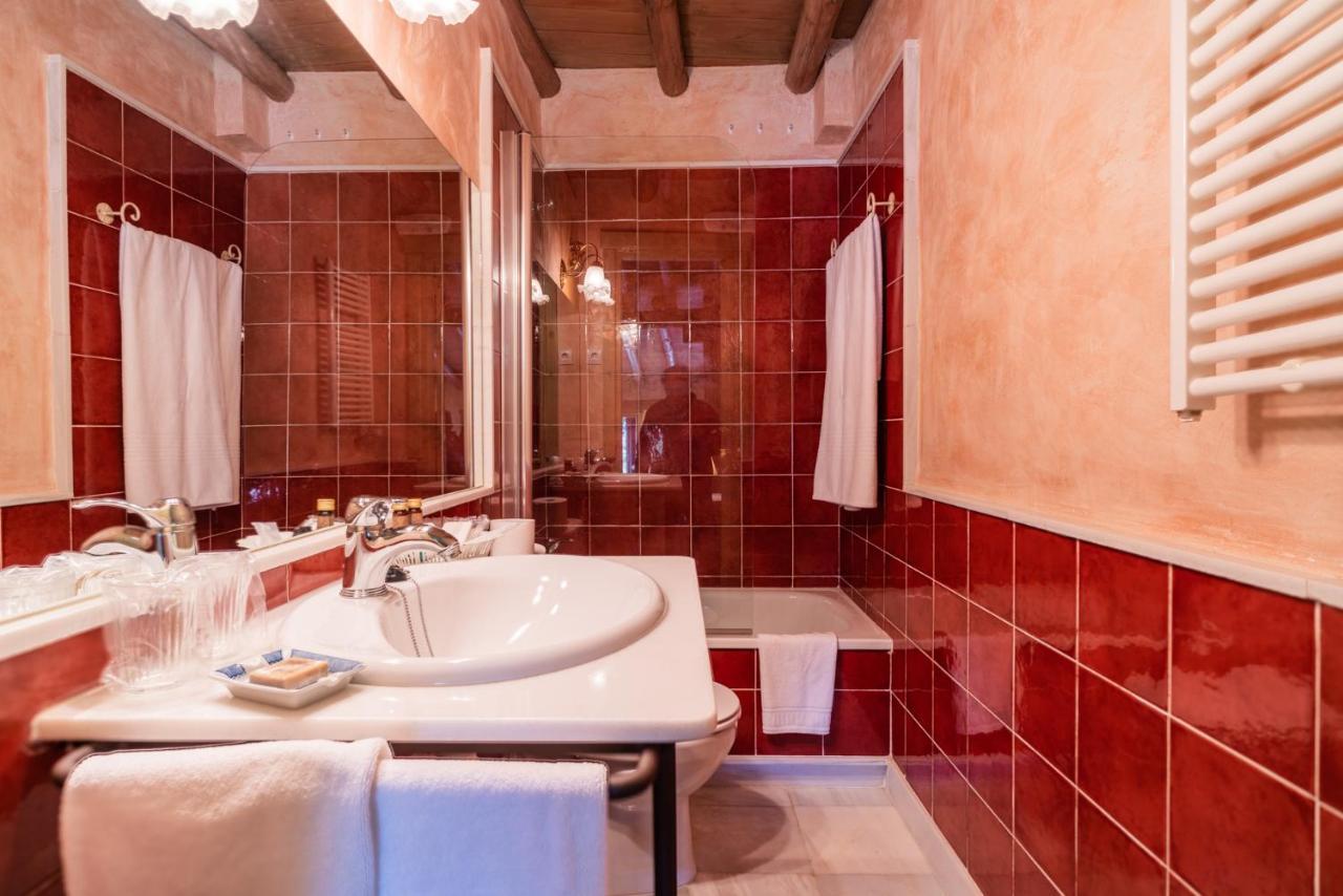 Posada Real La Casa De Arriba Navarredonda de Gredos Pokoj fotografie