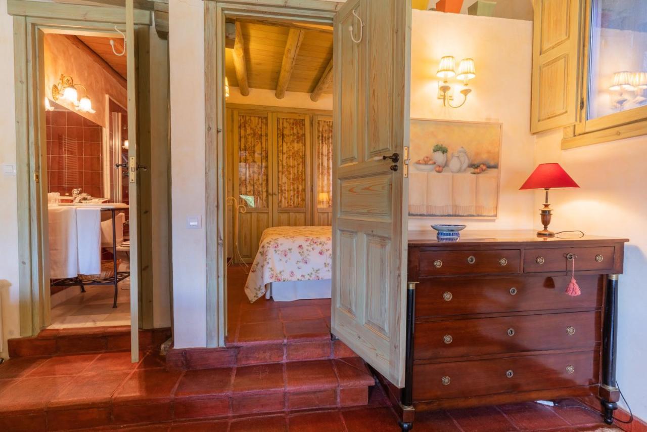 Posada Real La Casa De Arriba Navarredonda de Gredos Pokoj fotografie